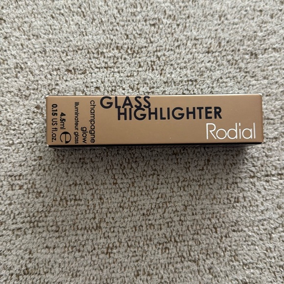 Rodial Glass Highlighter - Champagne Glow - Picture 4 of 5